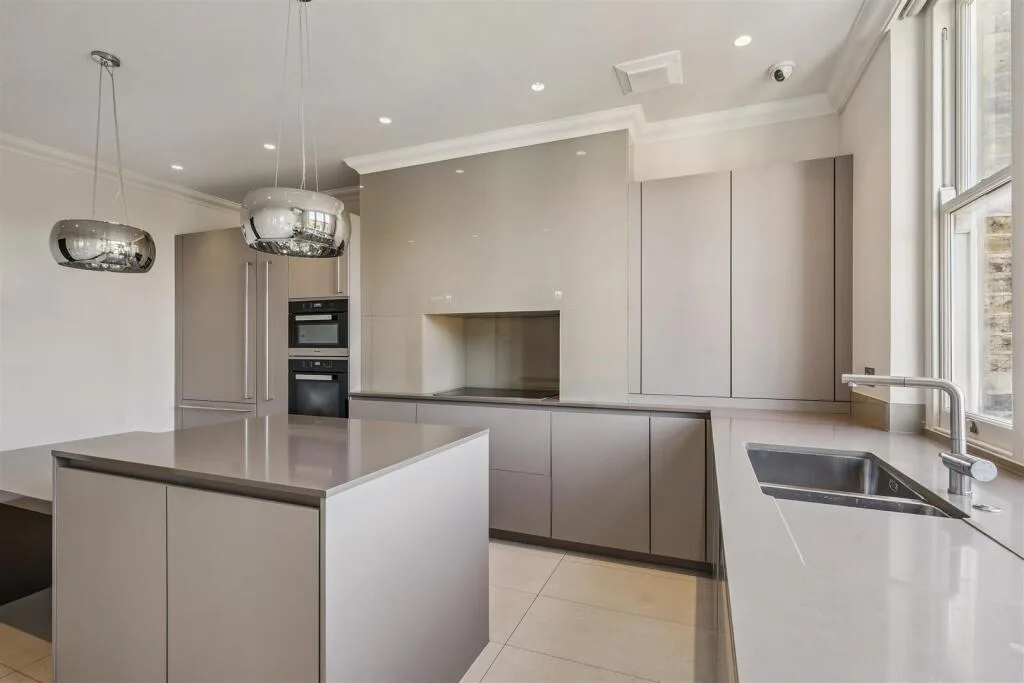 5 bedroom apartment for rent