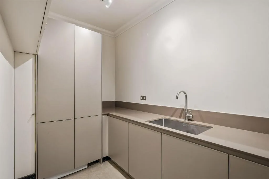 5 bedroom apartment for rent