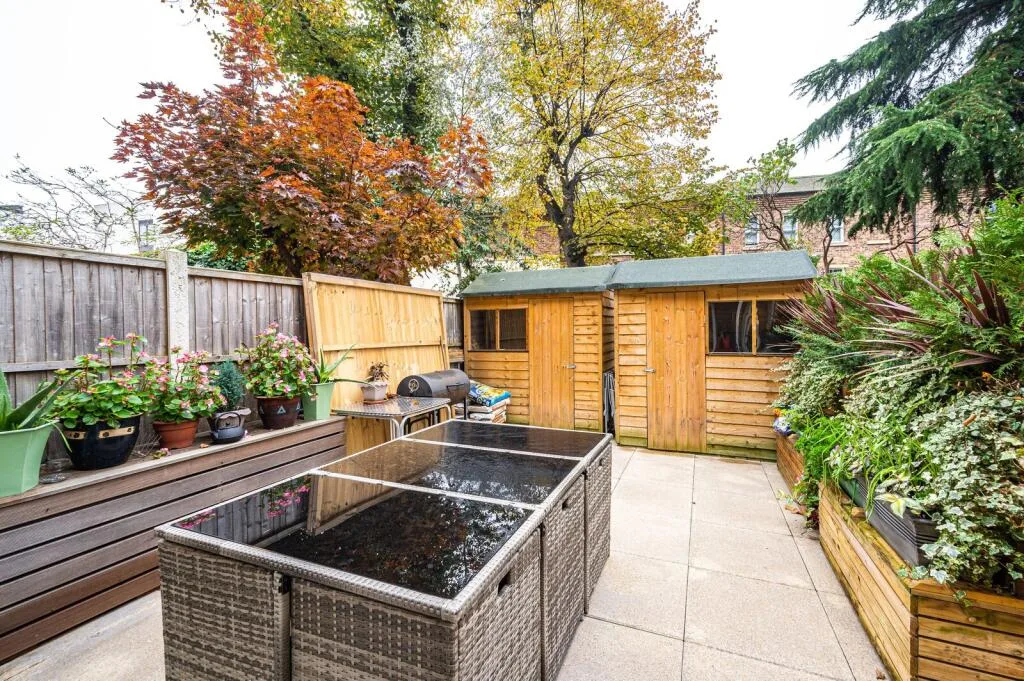 3 bedroom flat for rent
