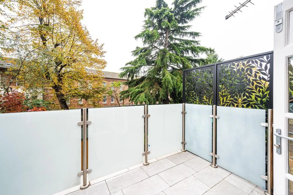 3 bedroom flat for rent
