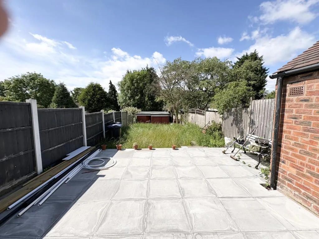 3 bedroom semi-detached house for rent