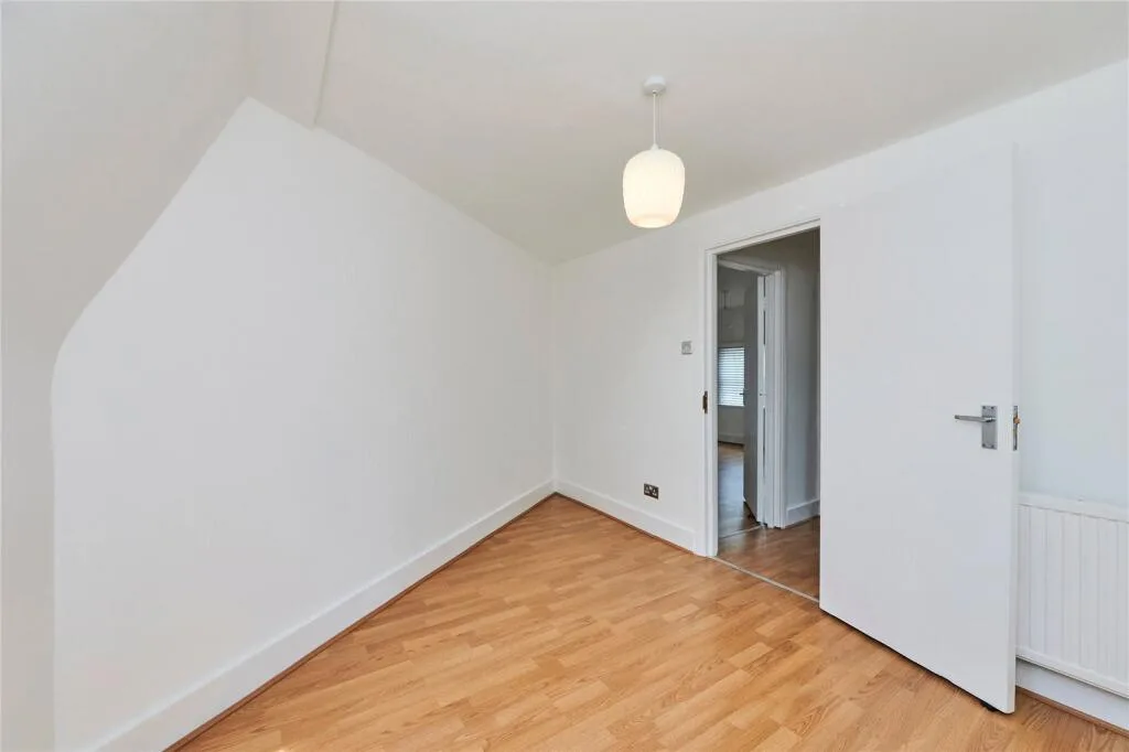 2 bedroom maisonette for rent