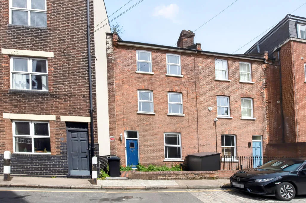 3 bedroom terraced house for rent