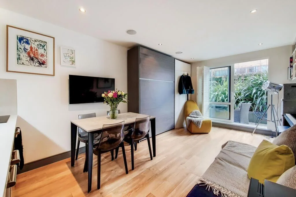 Studio flat for rent