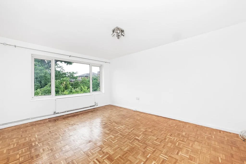 2 bedroom maisonette for rent