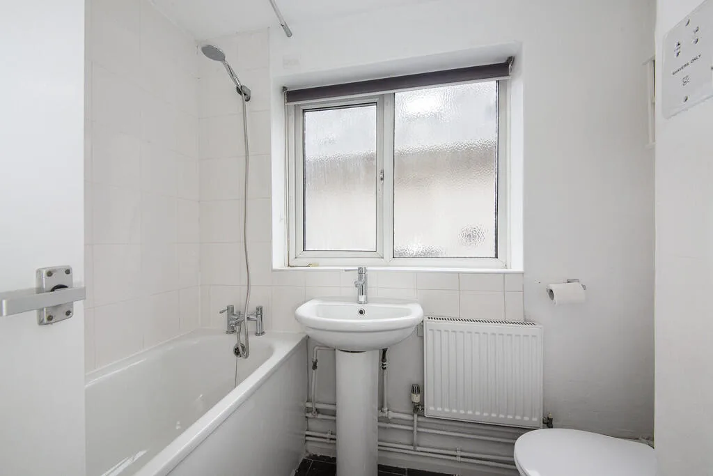 2 bedroom maisonette for rent