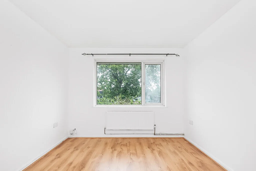 2 bedroom maisonette for rent