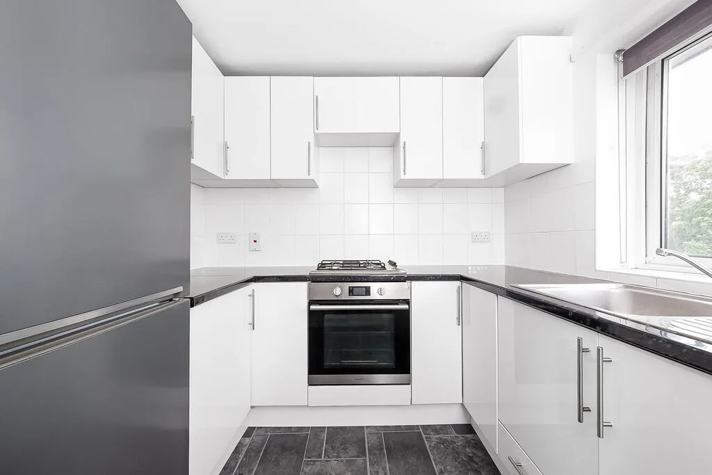 2 bedroom maisonette for rent