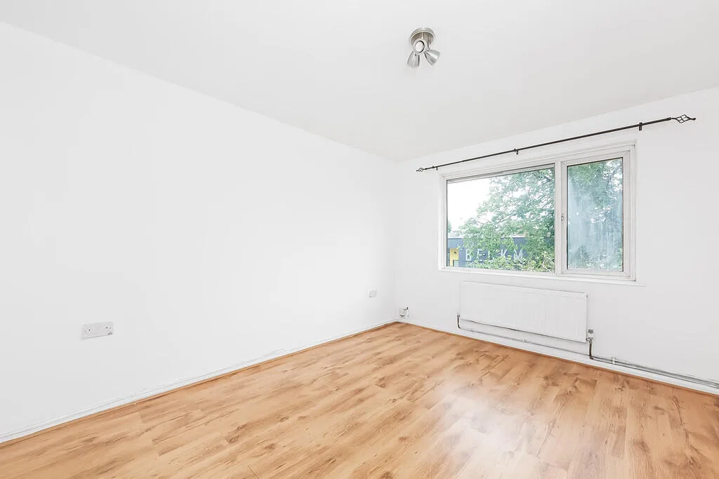 2 bedroom maisonette for rent