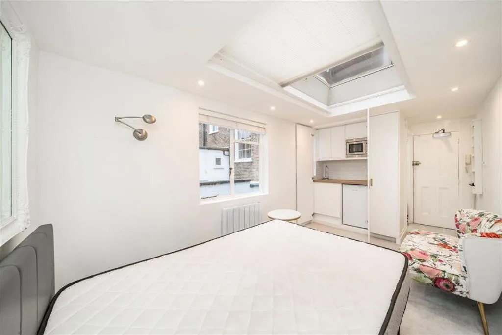 Studio flat for rent