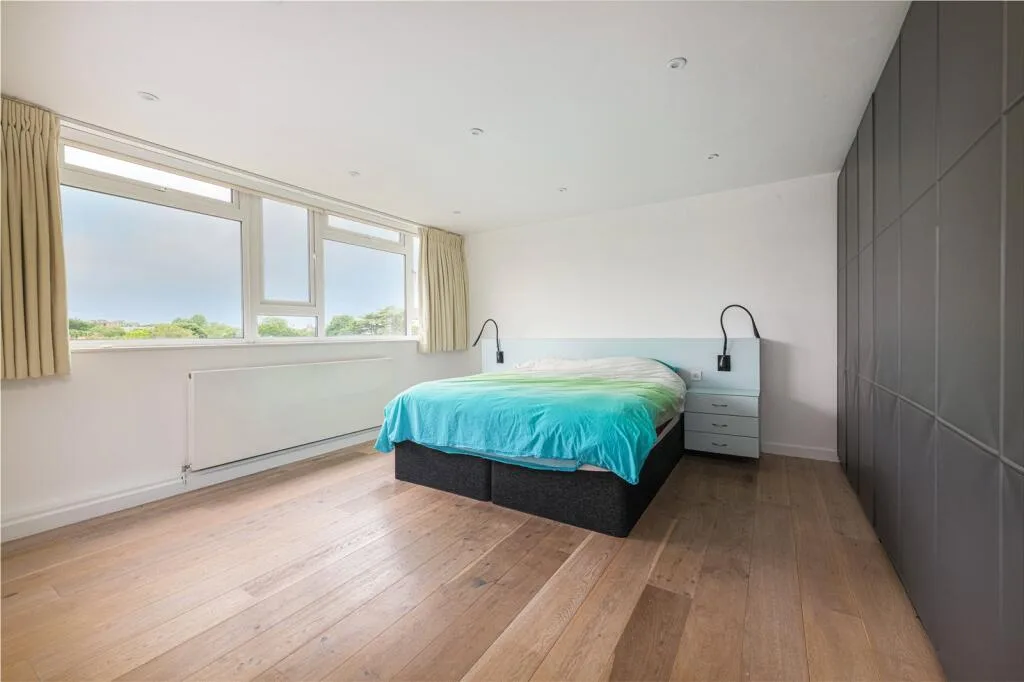 2 bedroom penthouse for rent