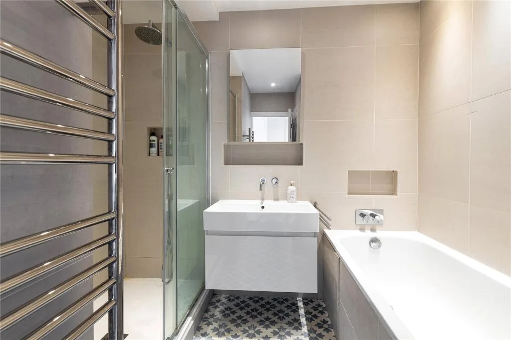 2 bedroom penthouse for rent