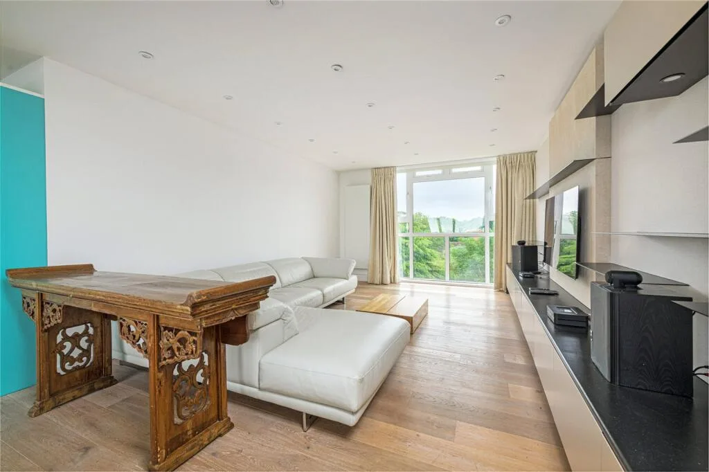 2 bedroom penthouse for rent