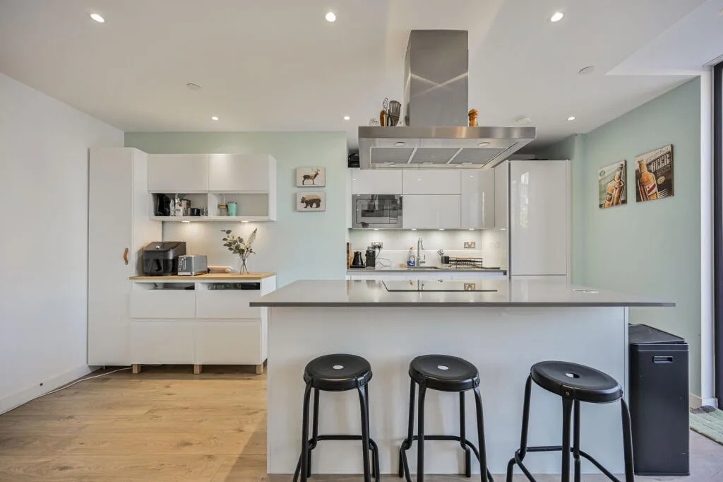 3 bedroom maisonette for rent