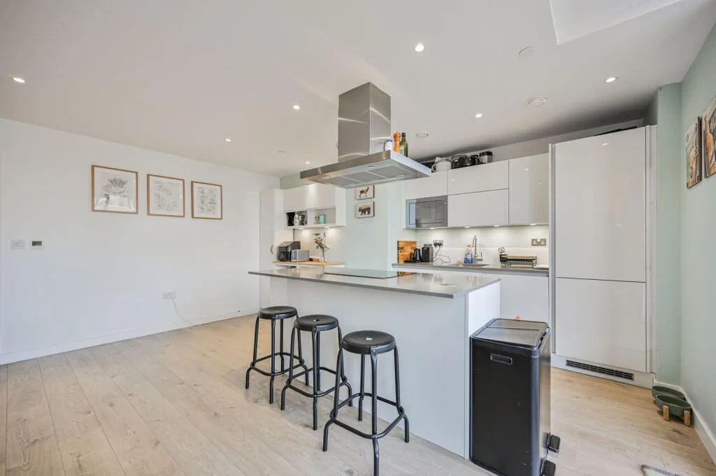 3 bedroom maisonette for rent