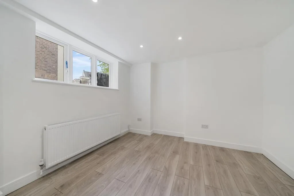 3 bedroom ground floor flat for rent