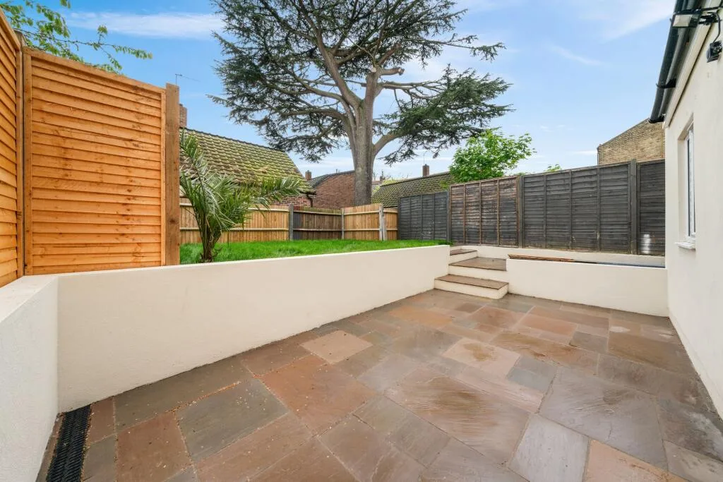 3 bedroom ground floor flat for rent