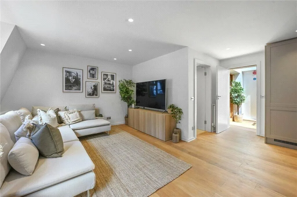 2 bedroom house for rent