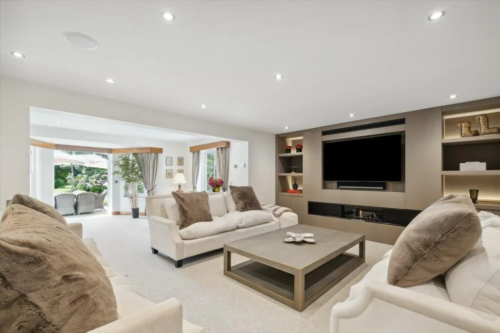 5 bedroom terraced house for rent