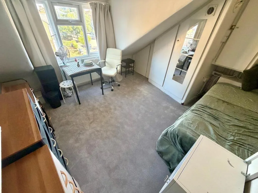 Studio flat for rent