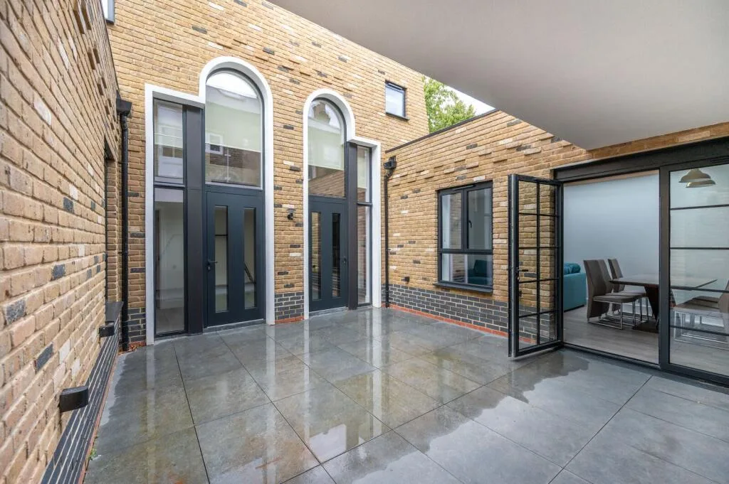 3 bedroom flat for rent