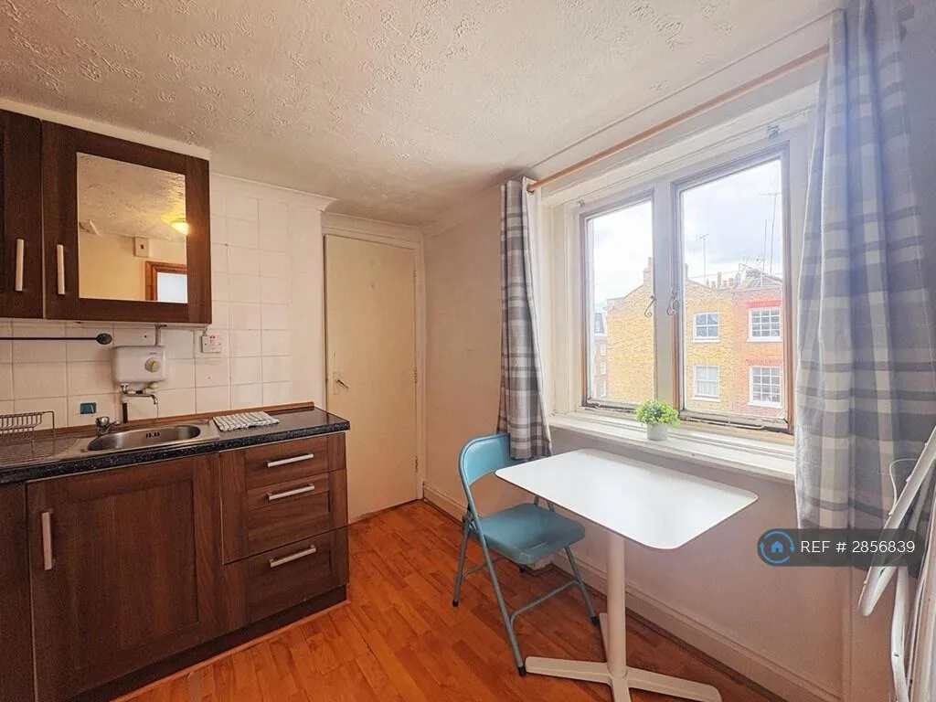 Studio flat for rent