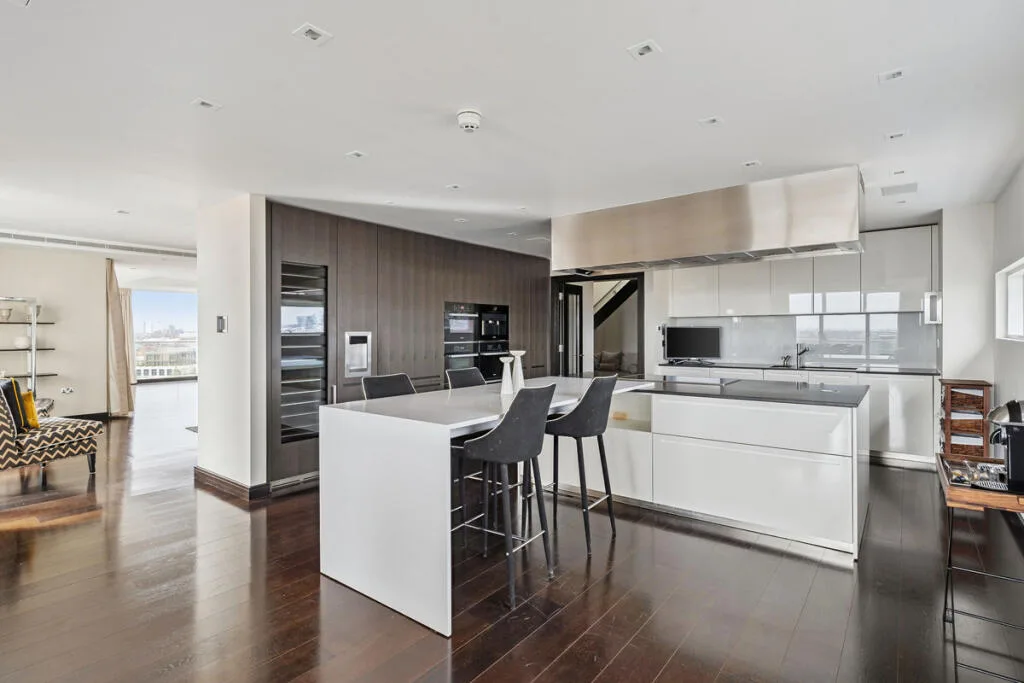 5 bedroom apartment for rent