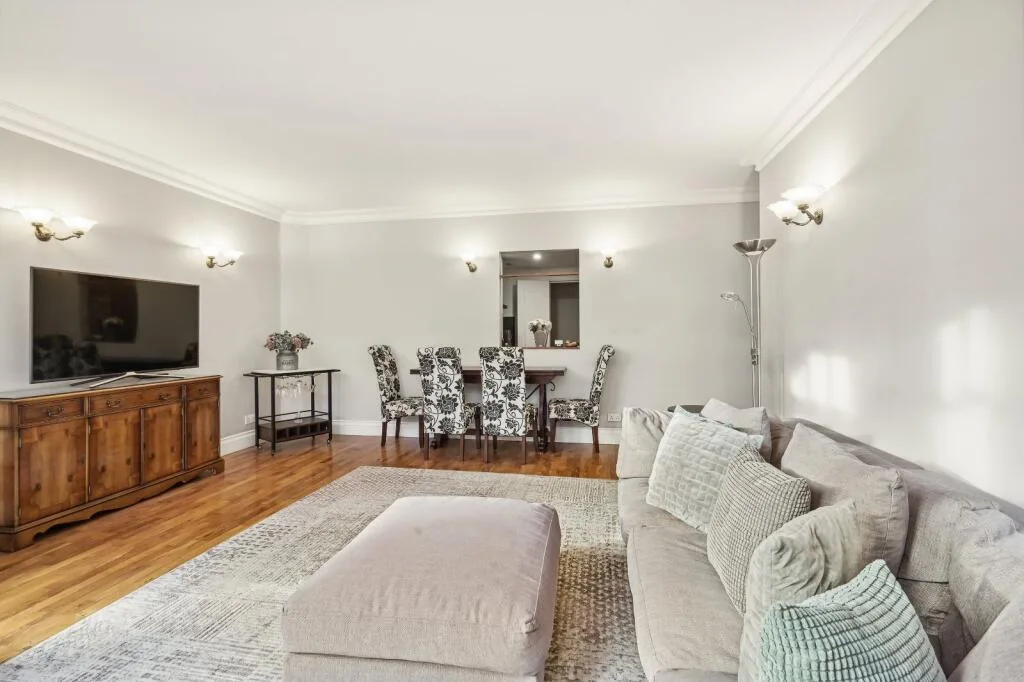3 bedroom flat for rent