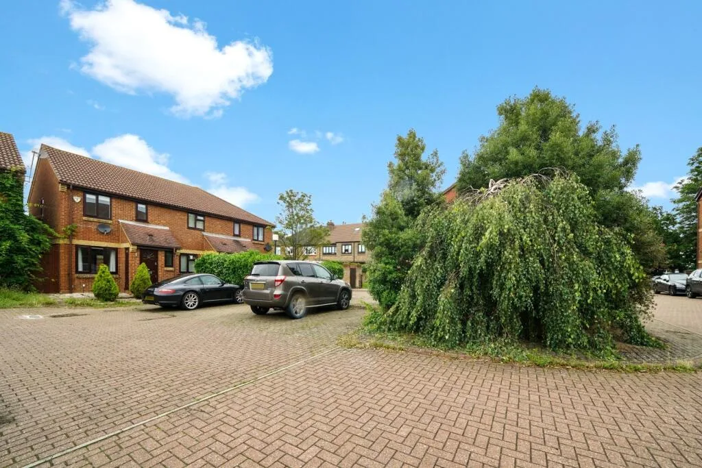 2 bedroom semi-detached house for rent