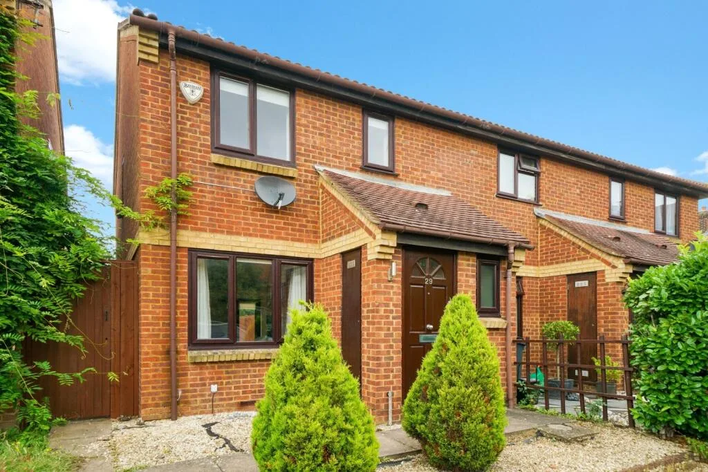 2 bedroom semi-detached house for rent