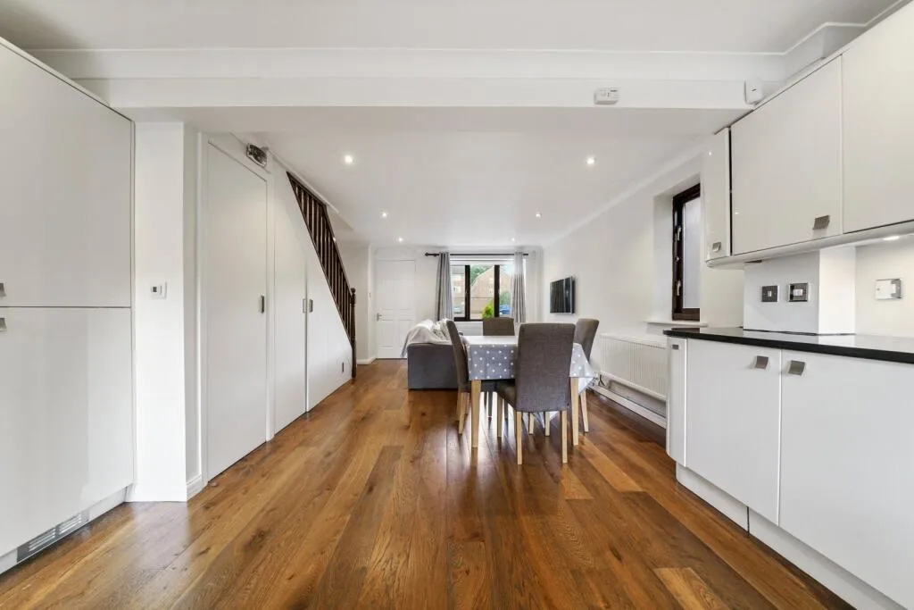 2 bedroom semi-detached house for rent