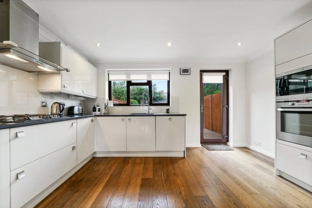 2 bedroom semi-detached house for rent