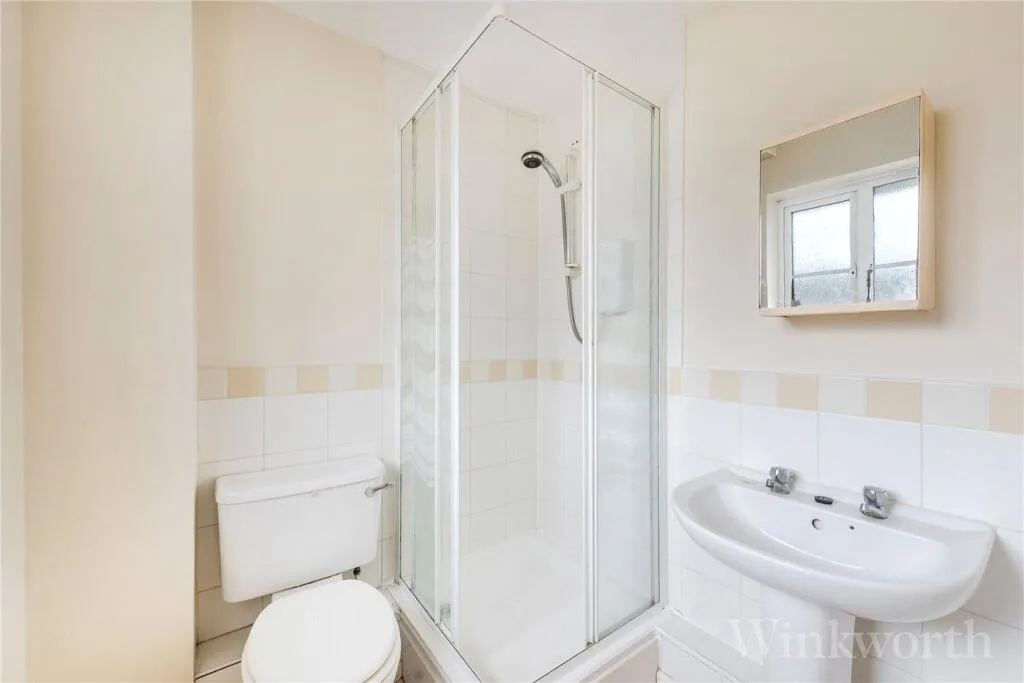 3 bedroom semi-detached house for rent