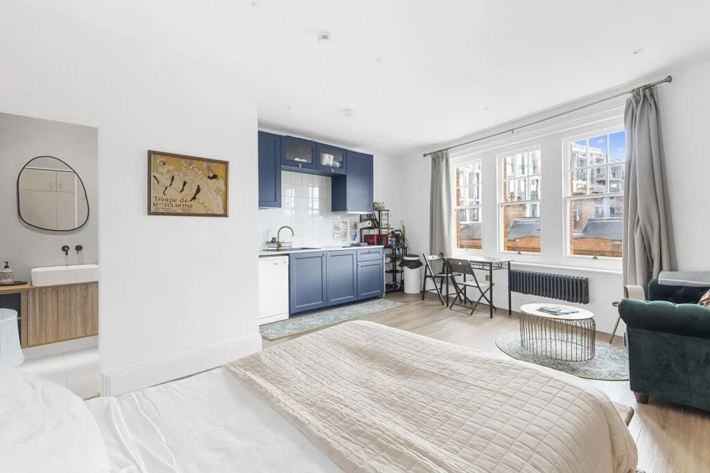 Studio flat for rent