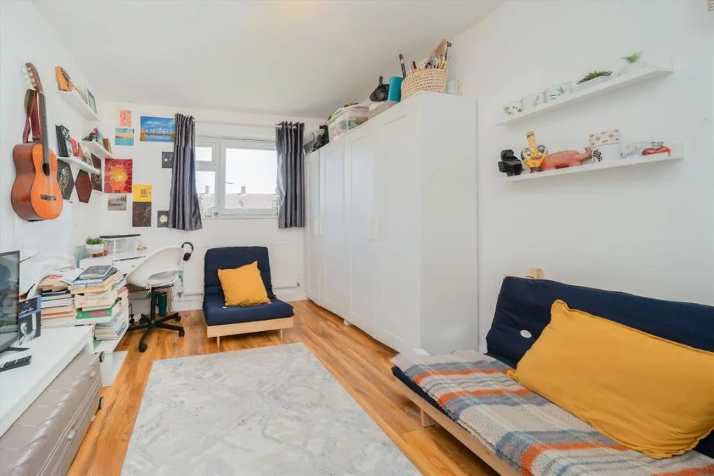 3 bedroom maisonette for rent
