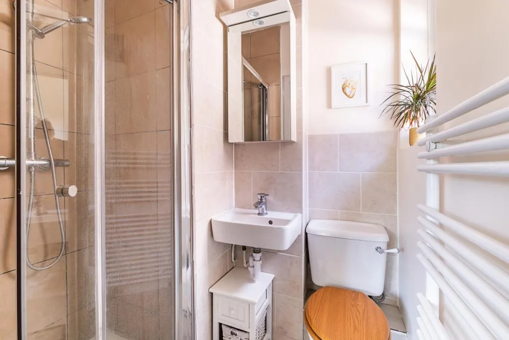 2 bedroom maisonette for rent