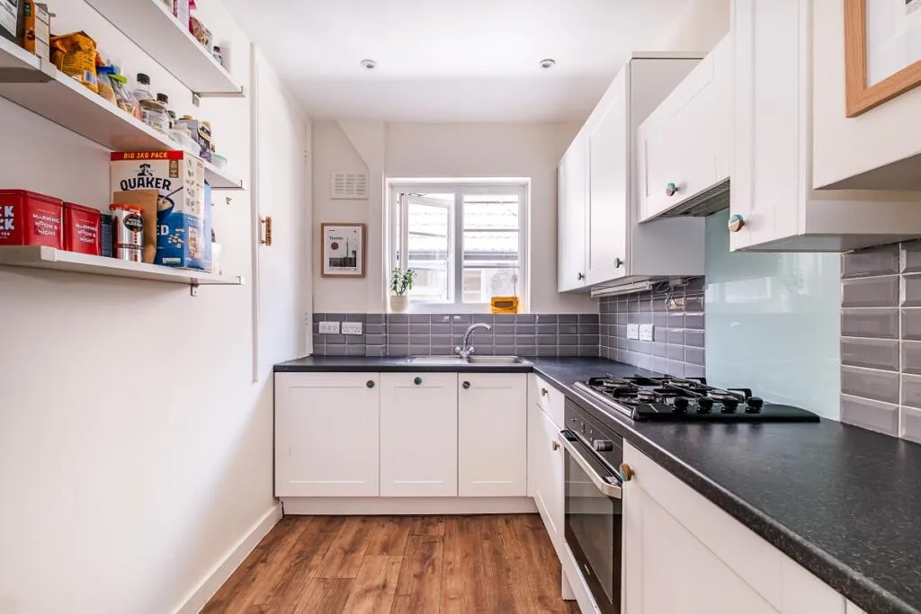 2 bedroom maisonette for rent