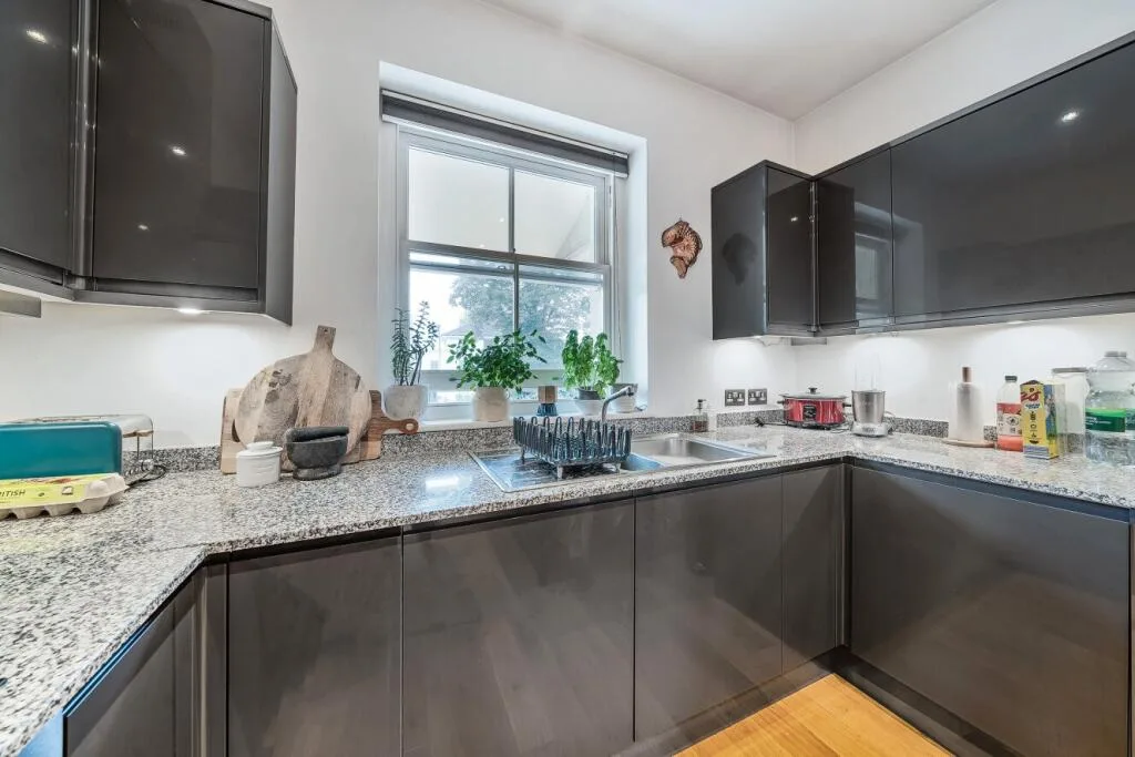 3 bedroom flat for rent