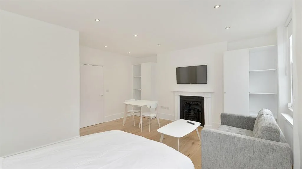Studio flat for rent