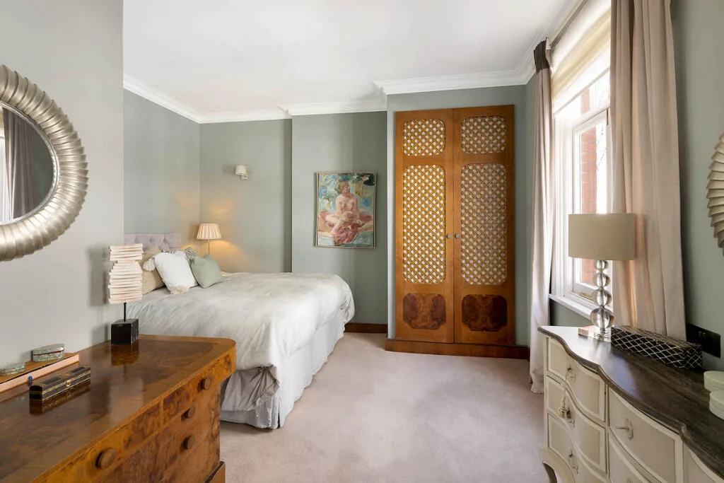 2 bedroom mews property for rent