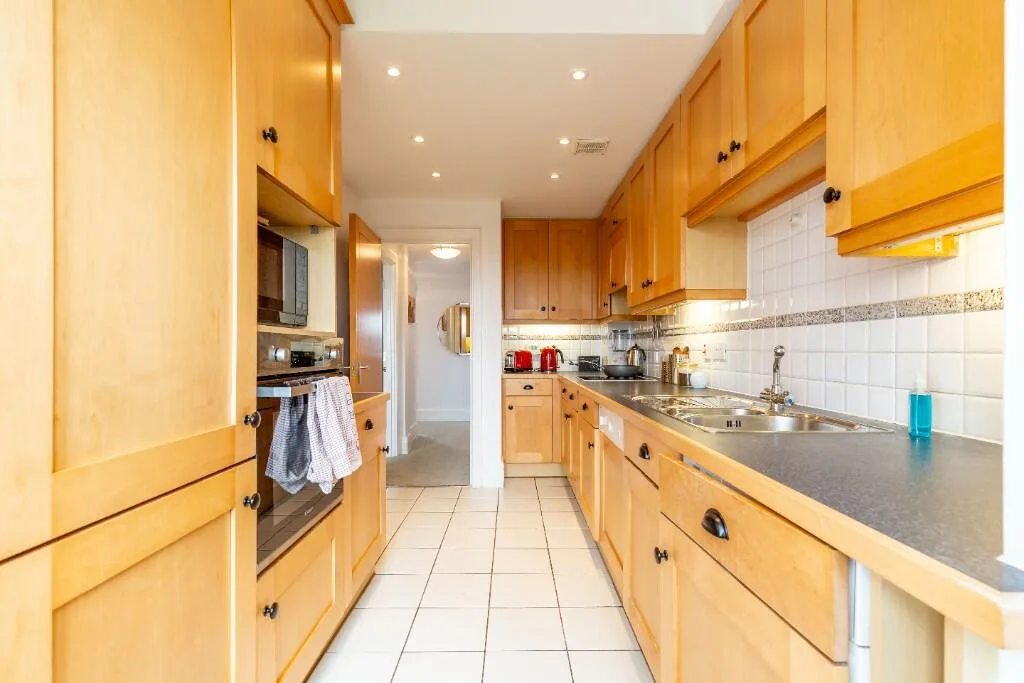 2 bedroom penthouse for rent