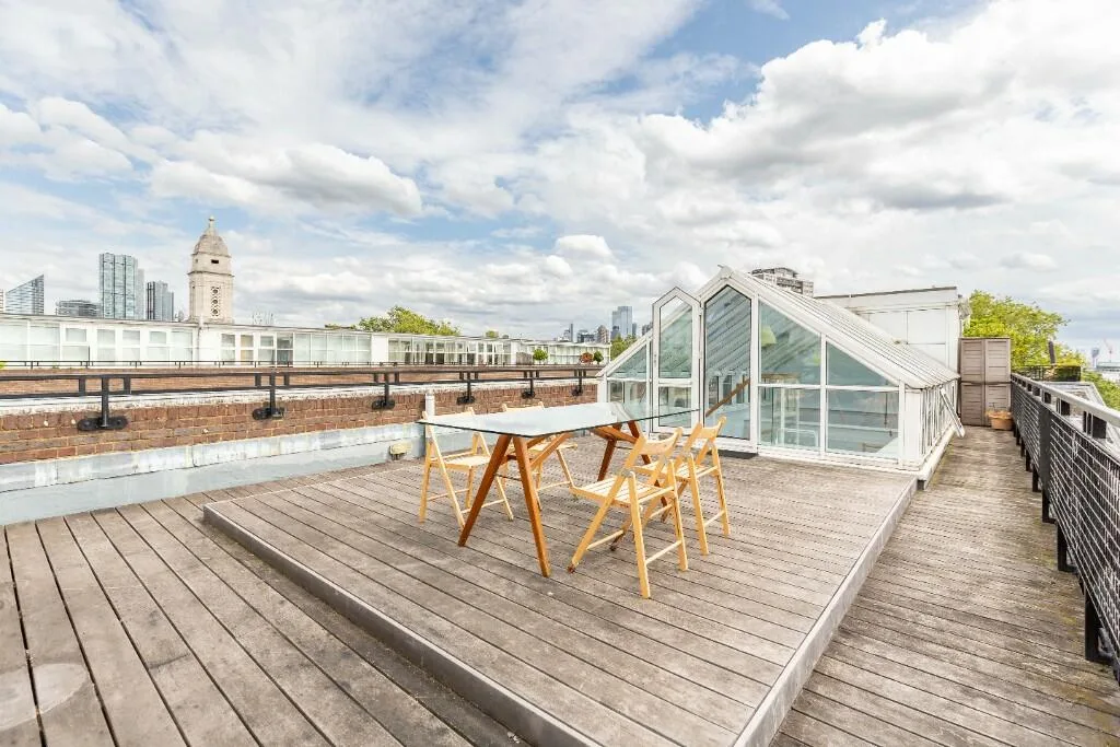 2 bedroom penthouse for rent