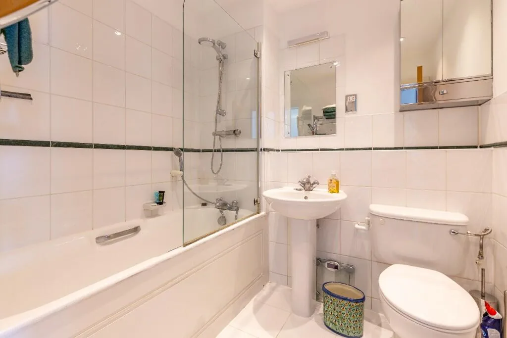 2 bedroom penthouse for rent
