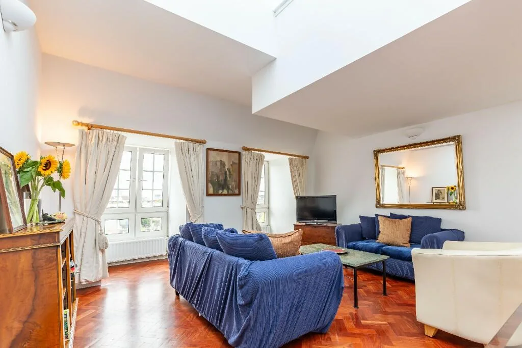 2 bedroom penthouse for rent