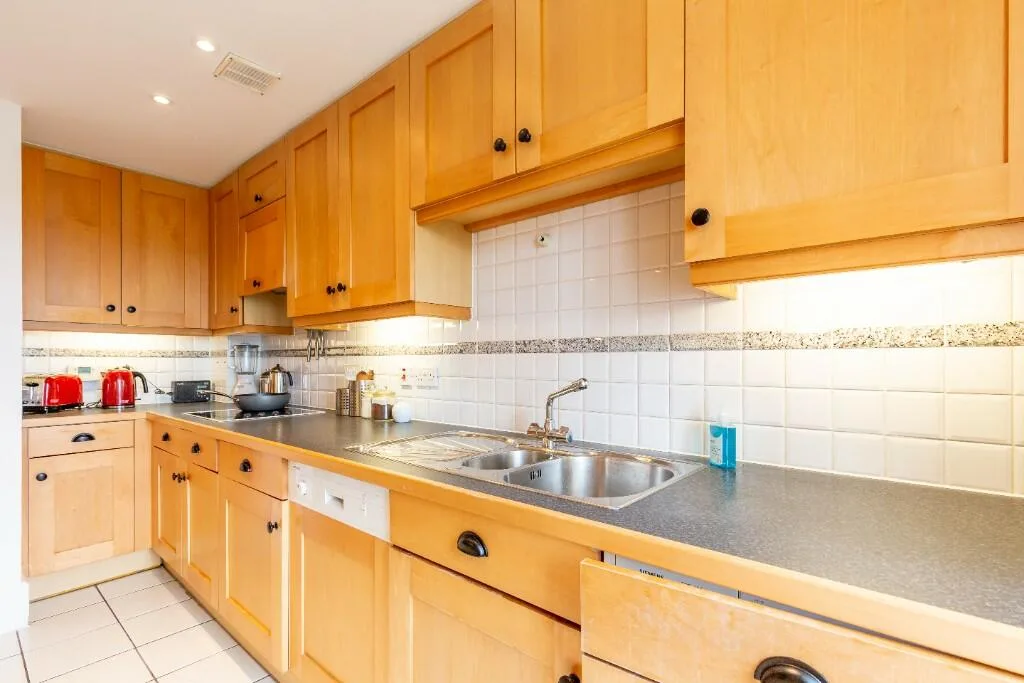 2 bedroom penthouse for rent