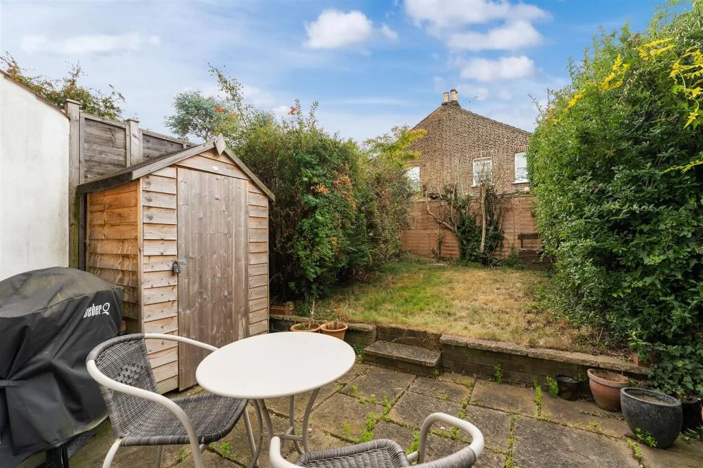 2 bedroom terraced house for rent