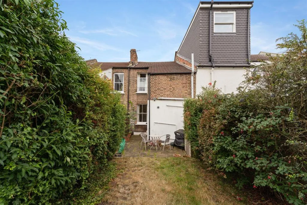 2 bedroom terraced house for rent