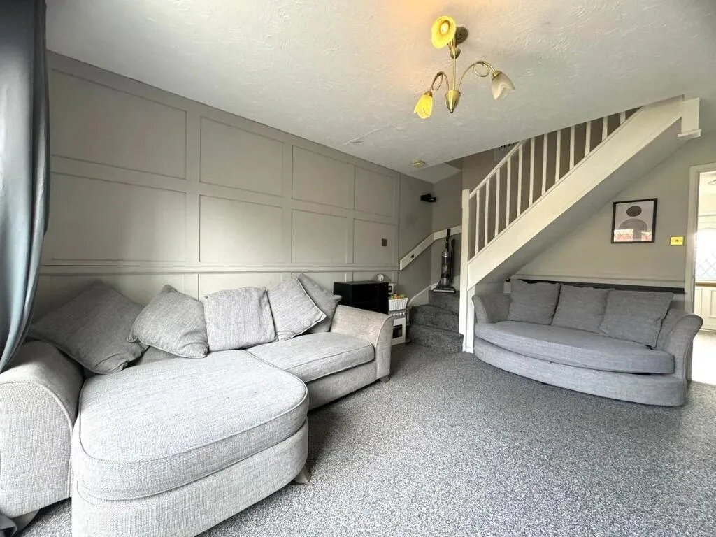 2 bedroom end of terrace house for rent