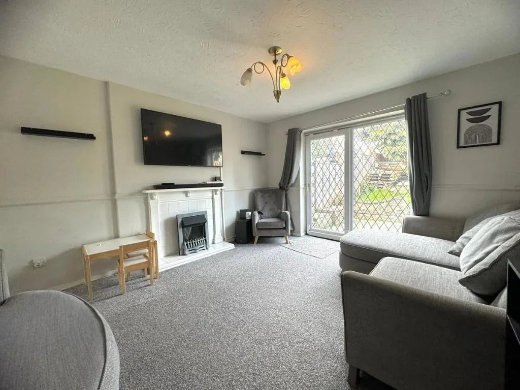 2 bedroom end of terrace house for rent
