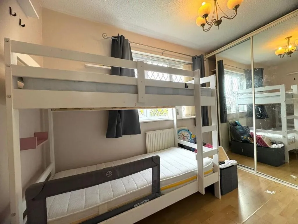 2 bedroom end of terrace house for rent